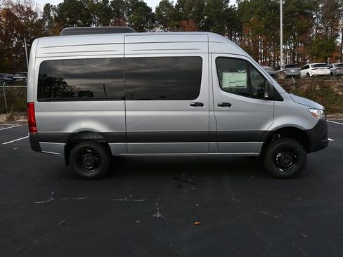 Used 2025 Mercedes-Benz Sprinter 2500 image 25