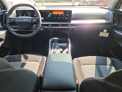 New 2026 Kia Sorento LX FWD image 9