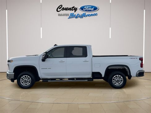 Used 2024 Chevrolet Silverado 2500 LT image 3