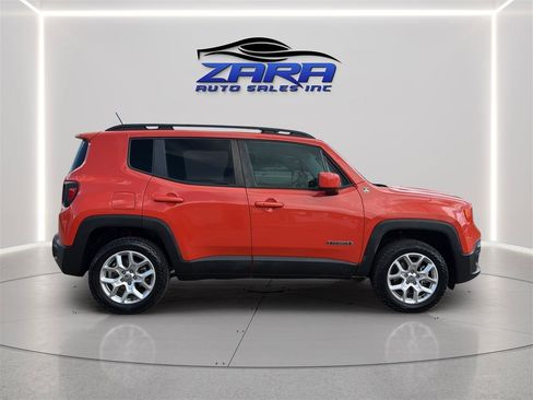 Used 2016 Jeep Renegade Latitude w/ Popular Equipment Group AWD/4WD image 8
