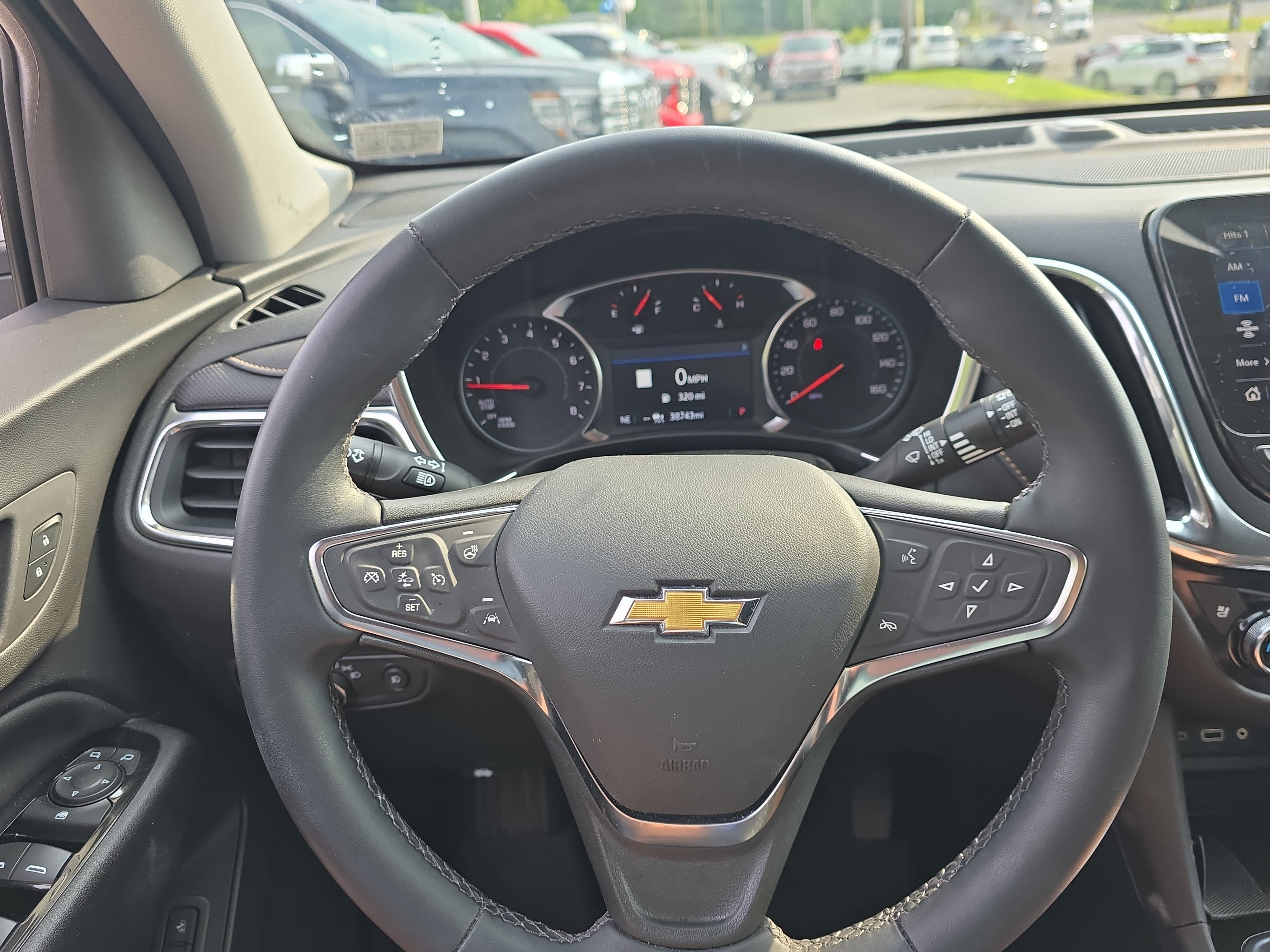 Used 2024 Chevrolet Equinox Premier AWD/4WD image 23