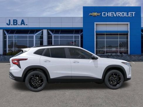 New 2026 Chevrolet Trax LT image 5