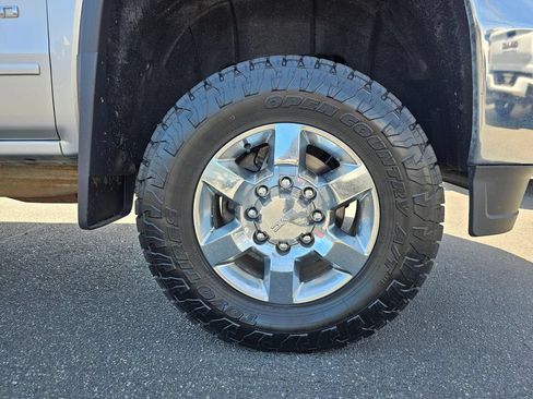 Used 2016 GMC Sierra 2500 SLE w/ SLE Preferred Package AWD/4WD image 9