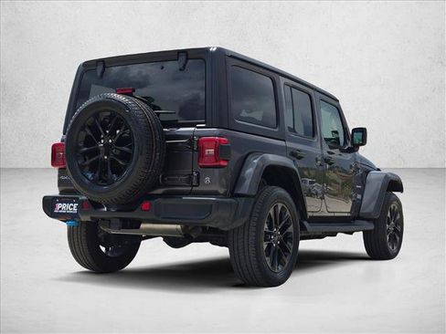 Used 2023 Jeep Wrangler Unlimited Sahara w/ Cold Weather Group AWD/4WD image 5