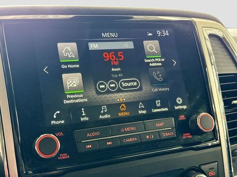 Used 2020 Nissan Titan SV w/ SV Convenience Package image 16