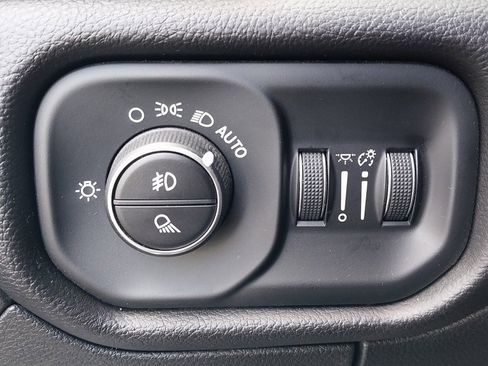 Used 2025 RAM 1500 Laramie image 29