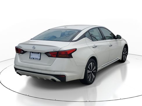 Used 2019 Nissan Altima 2.5 SV FWD image 6