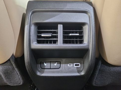 Used 2024 Cadillac XT4 Luxury w/ Cold Weather Package image 34