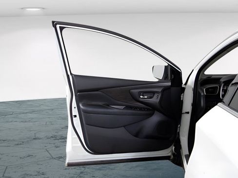Used 2024 Nissan Murano Platinum w/ Cargo Package FWD image 32
