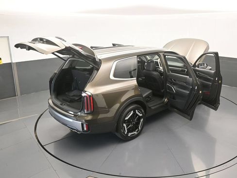 Used 2025 Kia Telluride EX w/ EX Captain's Chair Package FWD image 72