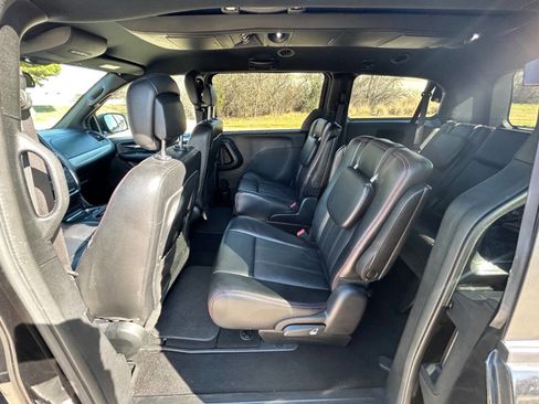 Used 2019 Dodge Grand Caravan GT image 11
