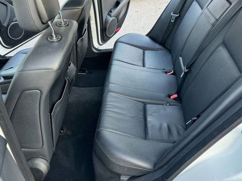 Used 2013 Mercedes-Benz C 250 Sedan image 16