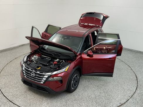 Used 2024 Nissan Rogue SV AWD/4WD image 17
