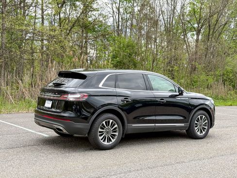 Used 2023 Lincoln Nautilus AWD w/ Premium Package image 6
