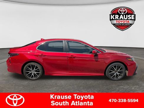 Used 2023 Toyota Camry SE FWD image 9