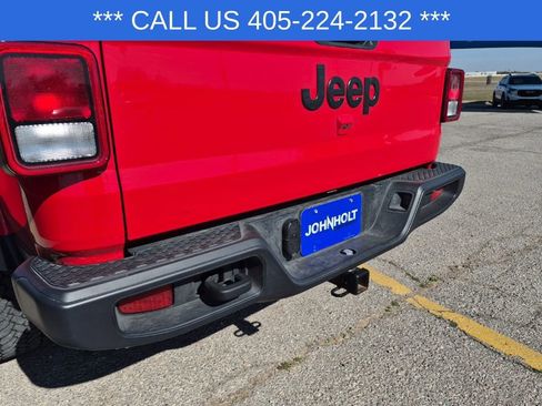 Used 2025 Jeep Gladiator Sport image 16