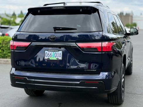 Certified 2025 Toyota Sequoia Platinum AWD/4WD image 5