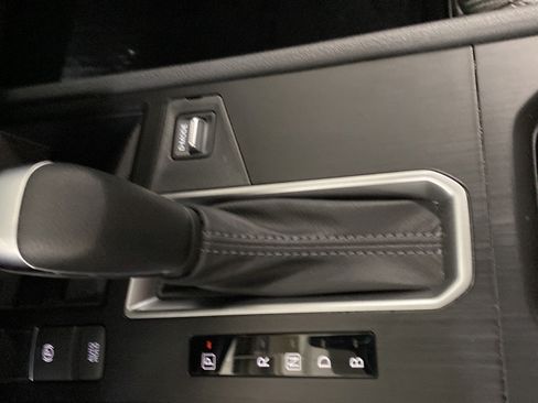 Used 2025 Nissan Kicks SV FWD image 18