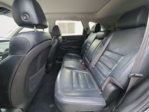 Used 2019 Kia Sorento SX FWD image 13