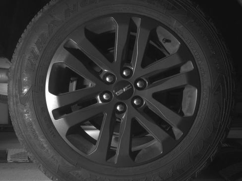 Used 2019 GMC Canyon SLE w/ Elevation Edition image 14