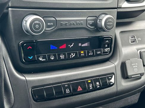 New 2025 RAM ProMaster 2500 w/ Quick Order Package 22G SLT image 30