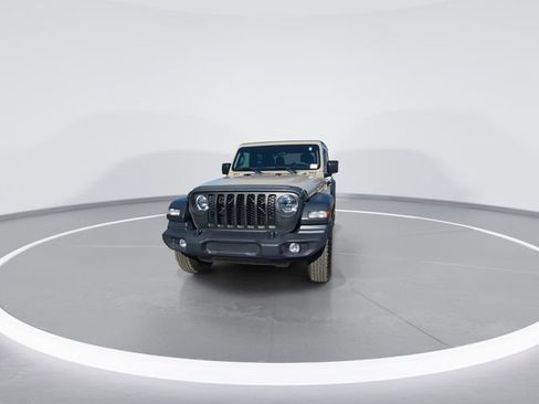 Used 2020 Jeep Gladiator Sport w/ Auxiliary Switch Group AWD/4WD image 3