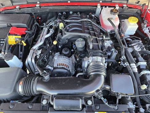 Certified 2022 Jeep Gladiator Sport image 31