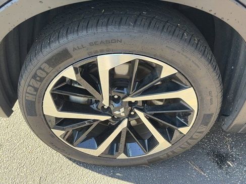 Used 2024 Mitsubishi Outlander SE image 9