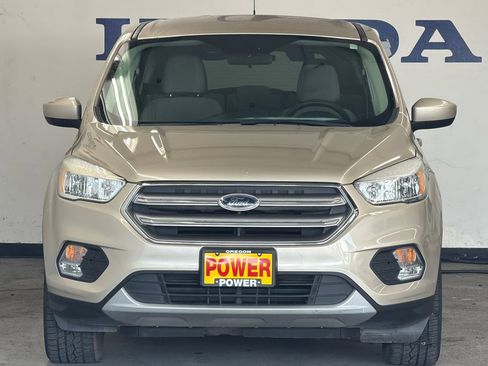 Used 2017 Ford Escape SE image 8