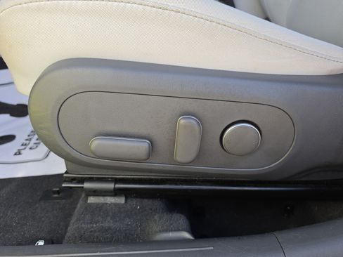 Used 2024 Hyundai Kona SEL FWD image 24