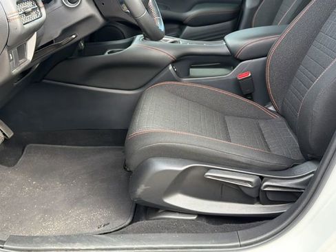 Used 2024 Honda HR-V Sport image 9