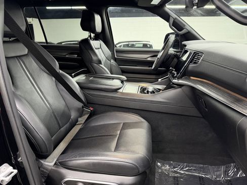 Used 2024 Jeep Wagoneer Series III image 26