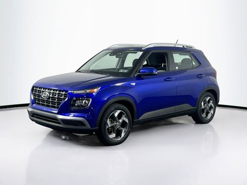 Used 2023 Hyundai Venue SEL FWD image 1