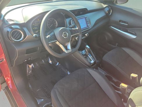 Certified 2020 Nissan Kicks SV image 25