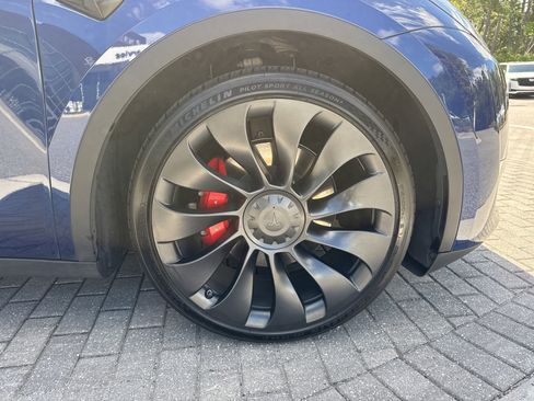 Used 2023 Tesla Model Y Performance AWD/4WD image 41