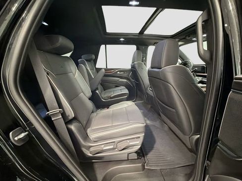 Used 2023 Cadillac Escalade Premium Luxury w/ LPO, Floor Liner Package AWD/4WD image 26