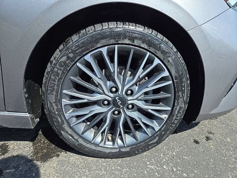 Certified 2023 Kia Forte GT-Line FWD image 11