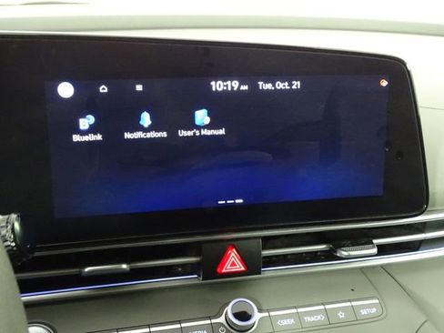 Used 2024 Hyundai Elantra SEL image 33