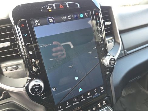 Used 2024 RAM 2500 Big Horn w/ Safety Group image 31