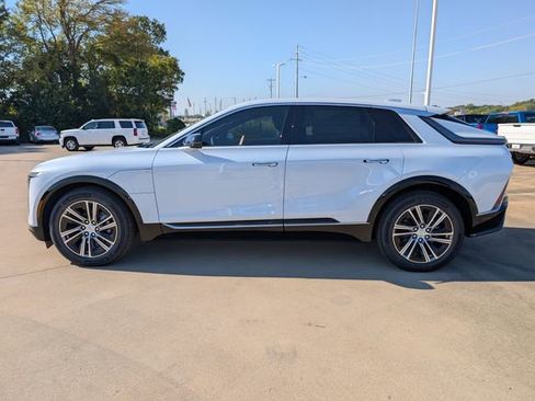 New 2026 Cadillac Lyriq Luxury image 33