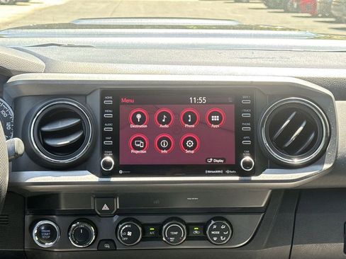 Used 2020 Toyota Tacoma TRD Sport w/ Technology Package AWD/4WD image 19