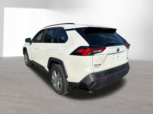 Used 2021 Toyota RAV4 XLE Premium AWD/4WD image 5