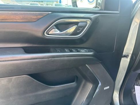 Used 2023 Chevrolet Suburban Premier AWD/4WD image 36
