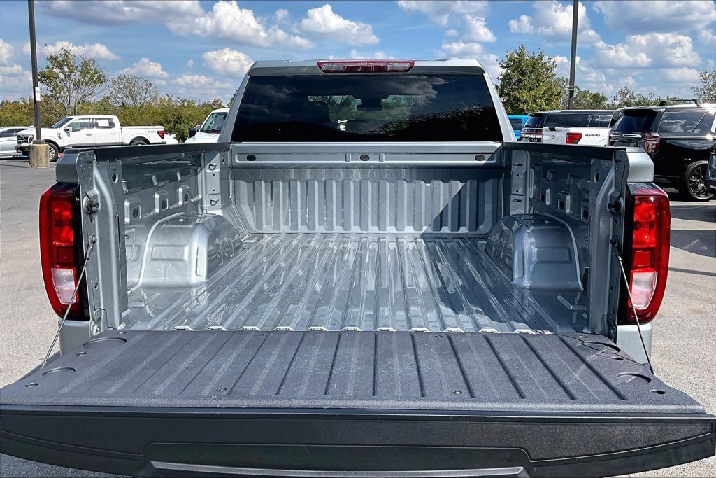 Used 2025 GMC Sierra 1500 Elevation AWD/4WD image 9