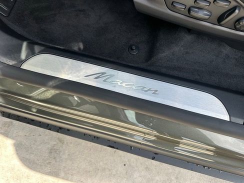 Used 2026 Porsche Macan Electric RWD image 23