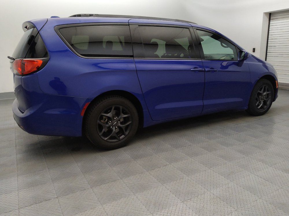 Used 2018 Chrysler Pacifica Touring Plus w/ S Appearance Package FWD image 10
