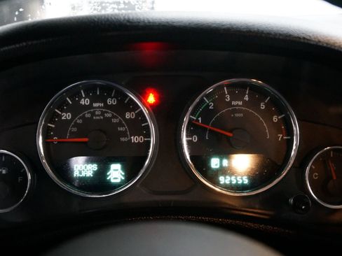 Used 2014 Jeep Wrangler Unlimited Rubicon w/ Connectivity Group image 14