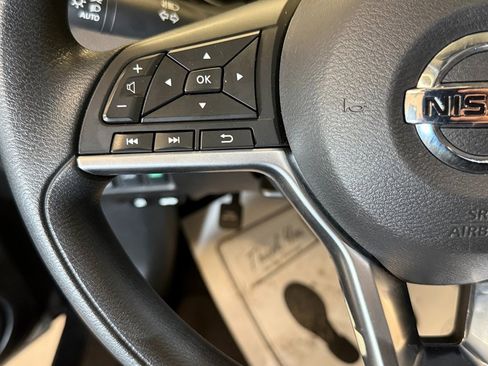 Used 2021 Nissan Rogue Sport S image 10