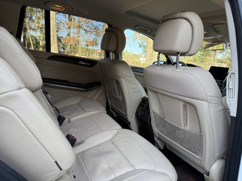 Used 2017 Mercedes-Benz GLS 550 4MATIC image 28