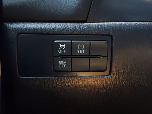 Used 2016 MAZDA MAZDA3 i Sport w/ Preferred Equipment Package image 30